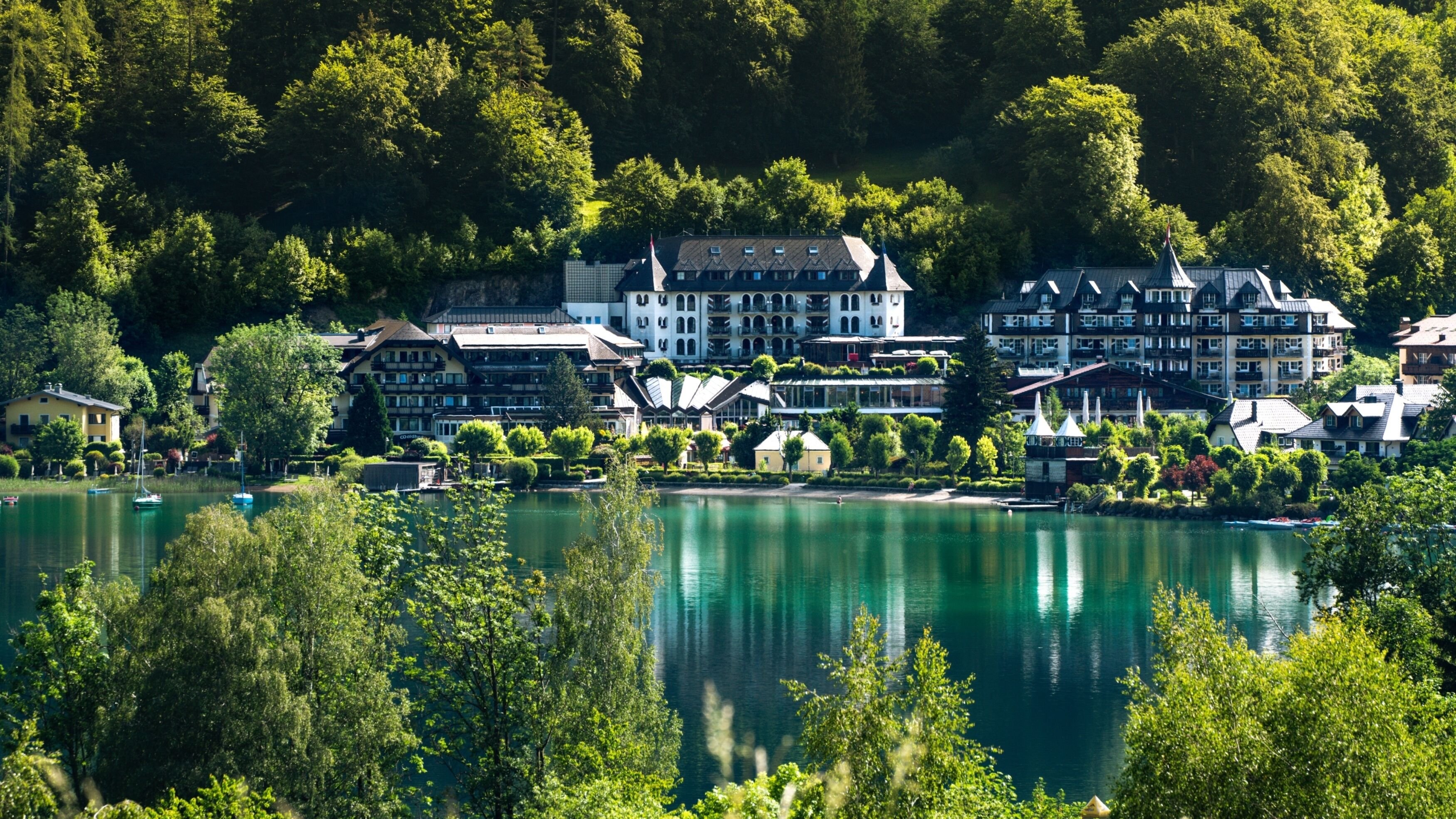 Waldhof Fuschlsee Resort - Toddler-friendly hotel exterior and facilities