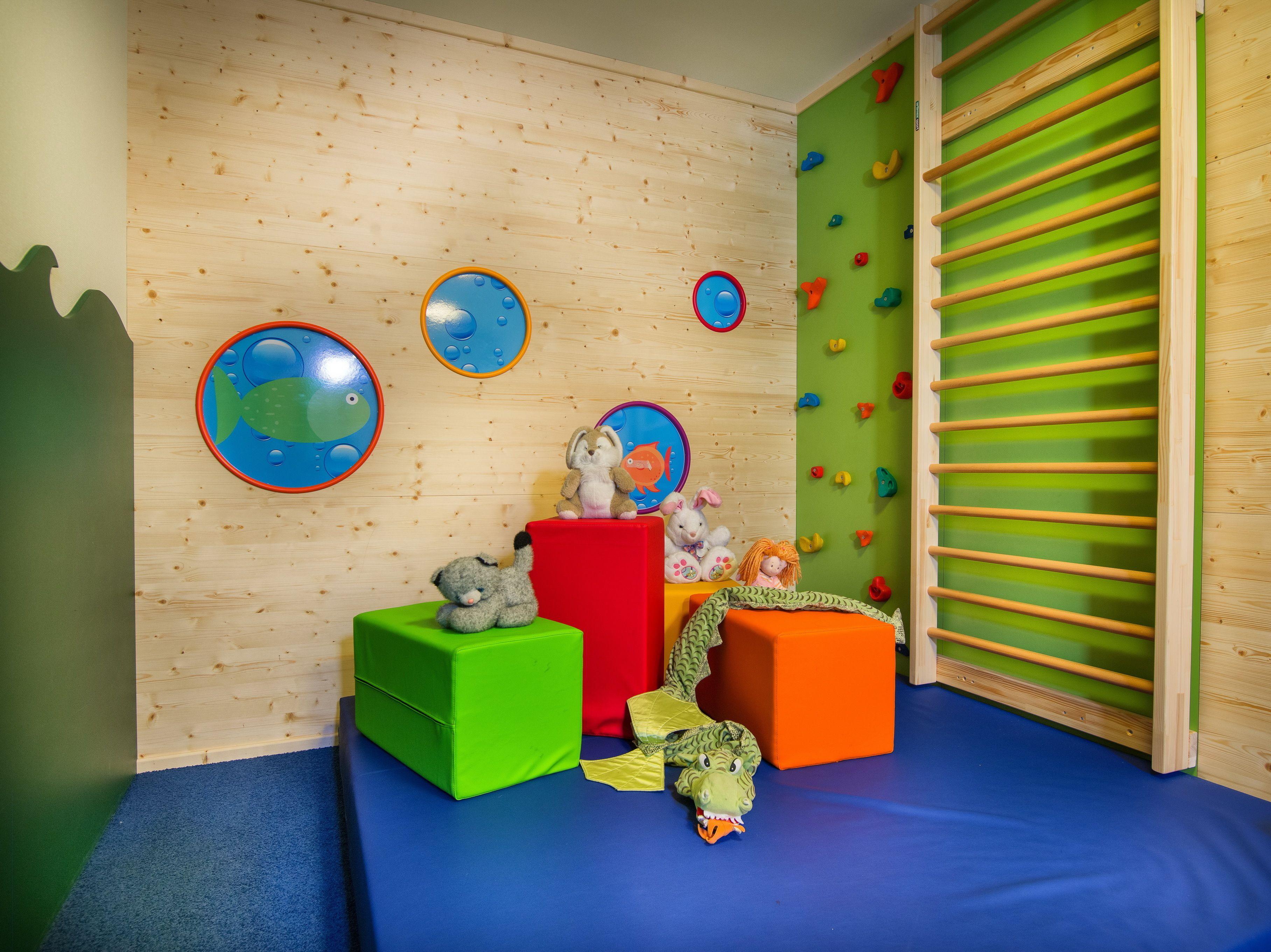 MONDI Hotel am Grundlsee - Toddler-friendly hotel view 2