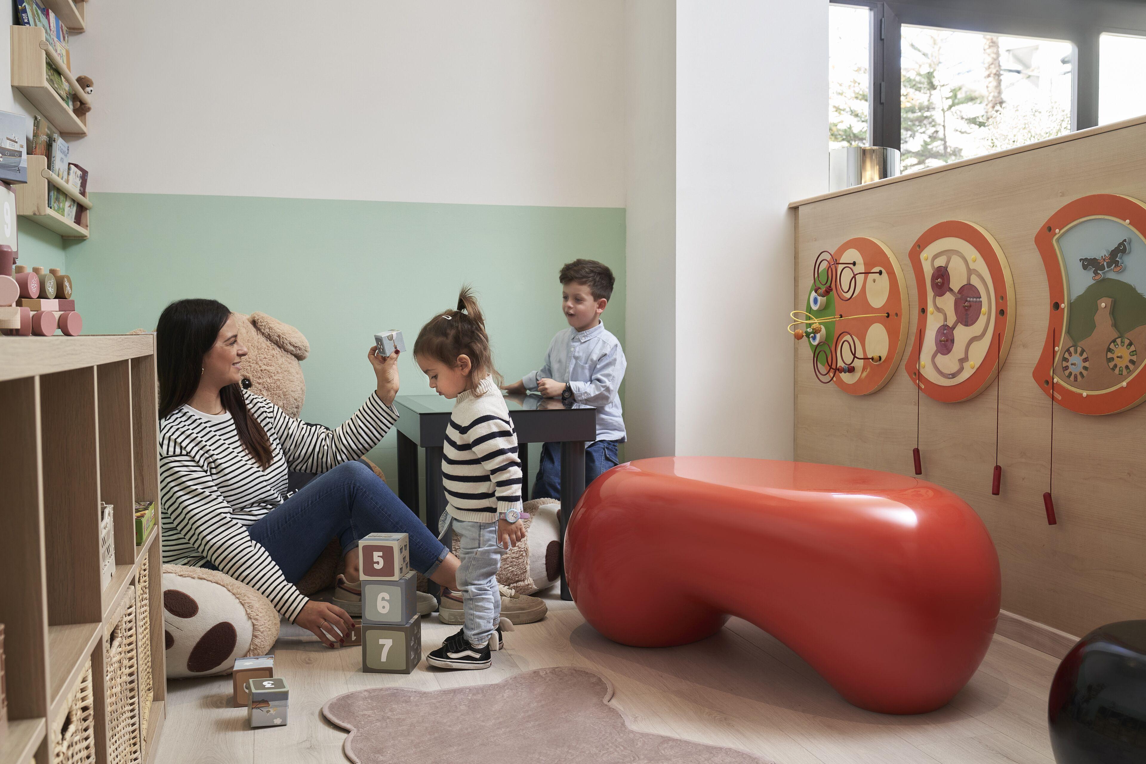 Novotel Athenes - Toddler-friendly hotel view 3