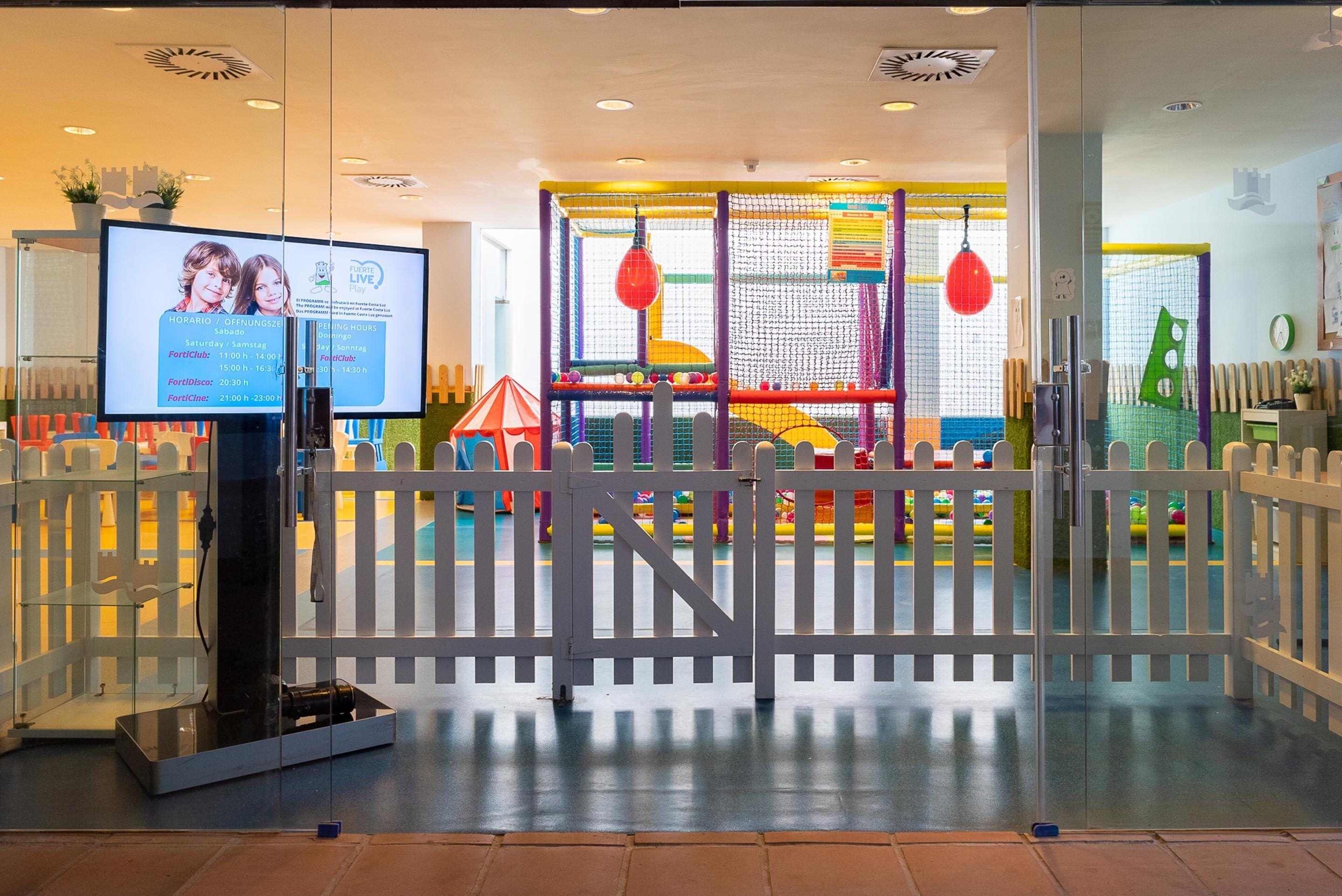 Hotel Fuerte Conil Resort - Toddler-friendly beach hotel in Conil de la Frontera, Spain