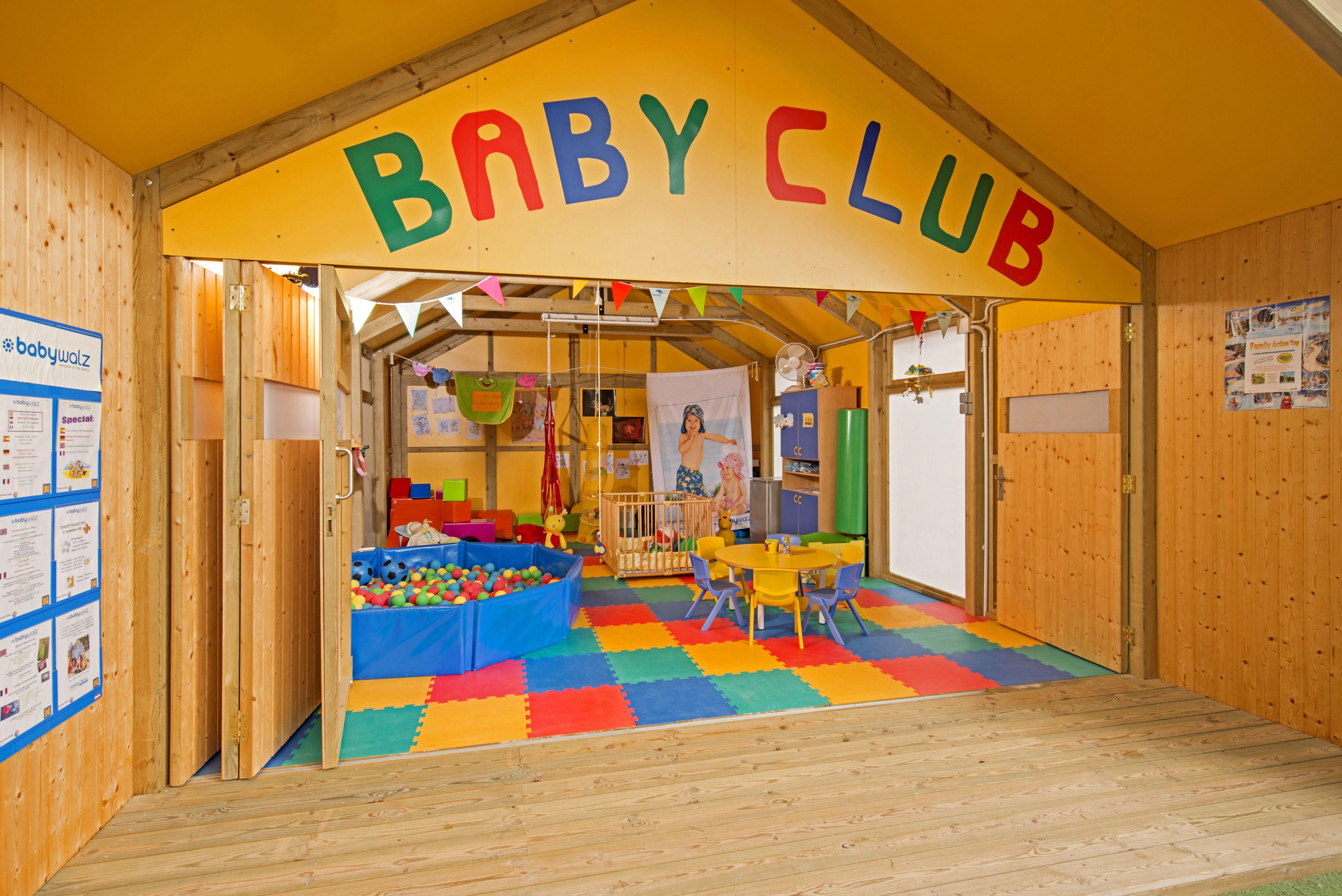 Iberostar Waves Pinos Park - Toddler-friendly beach hotel in Capdepera, Spain