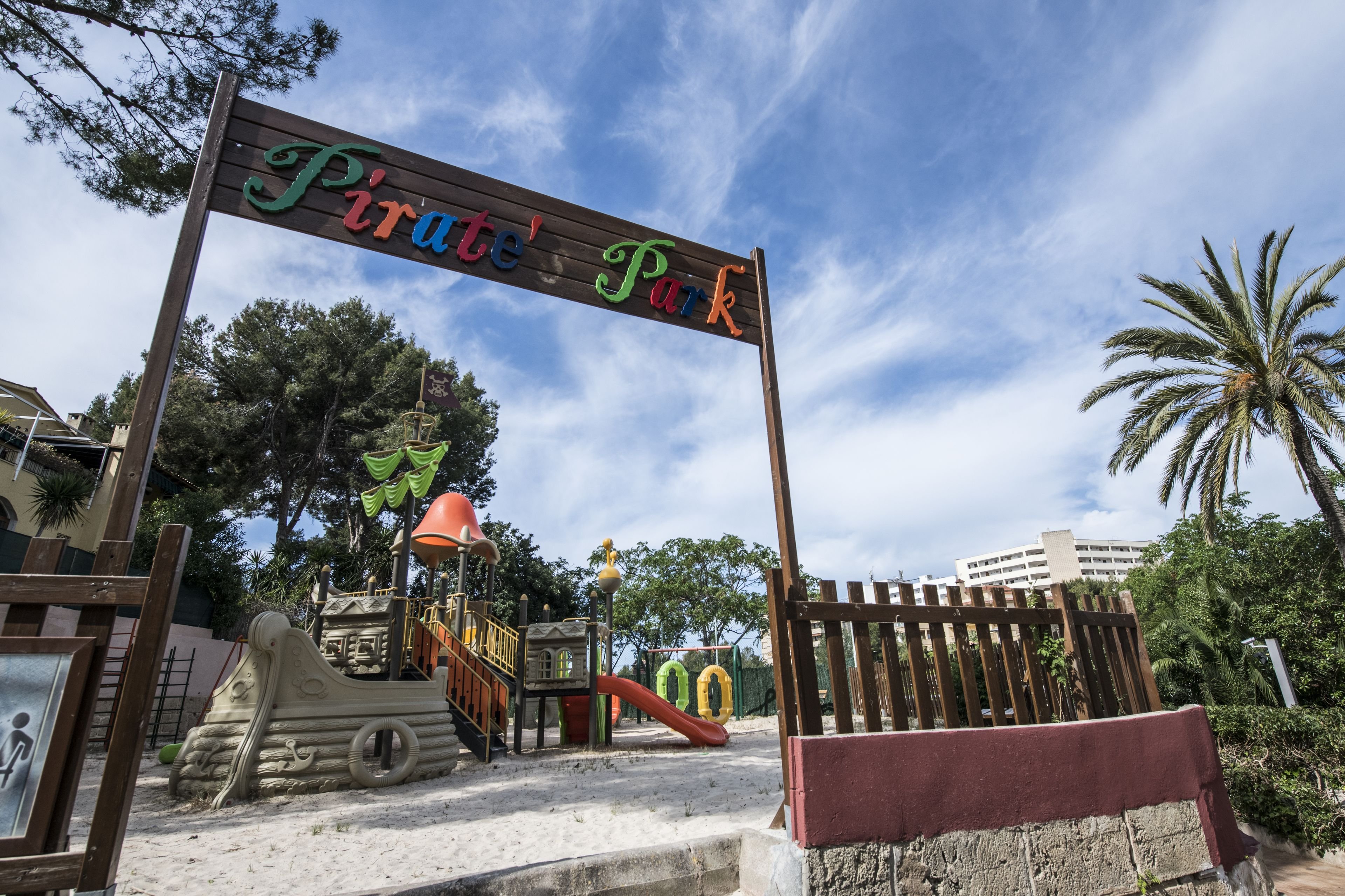 Salles Hotel Marina Portals - Toddler-friendly hotel exterior and facilities