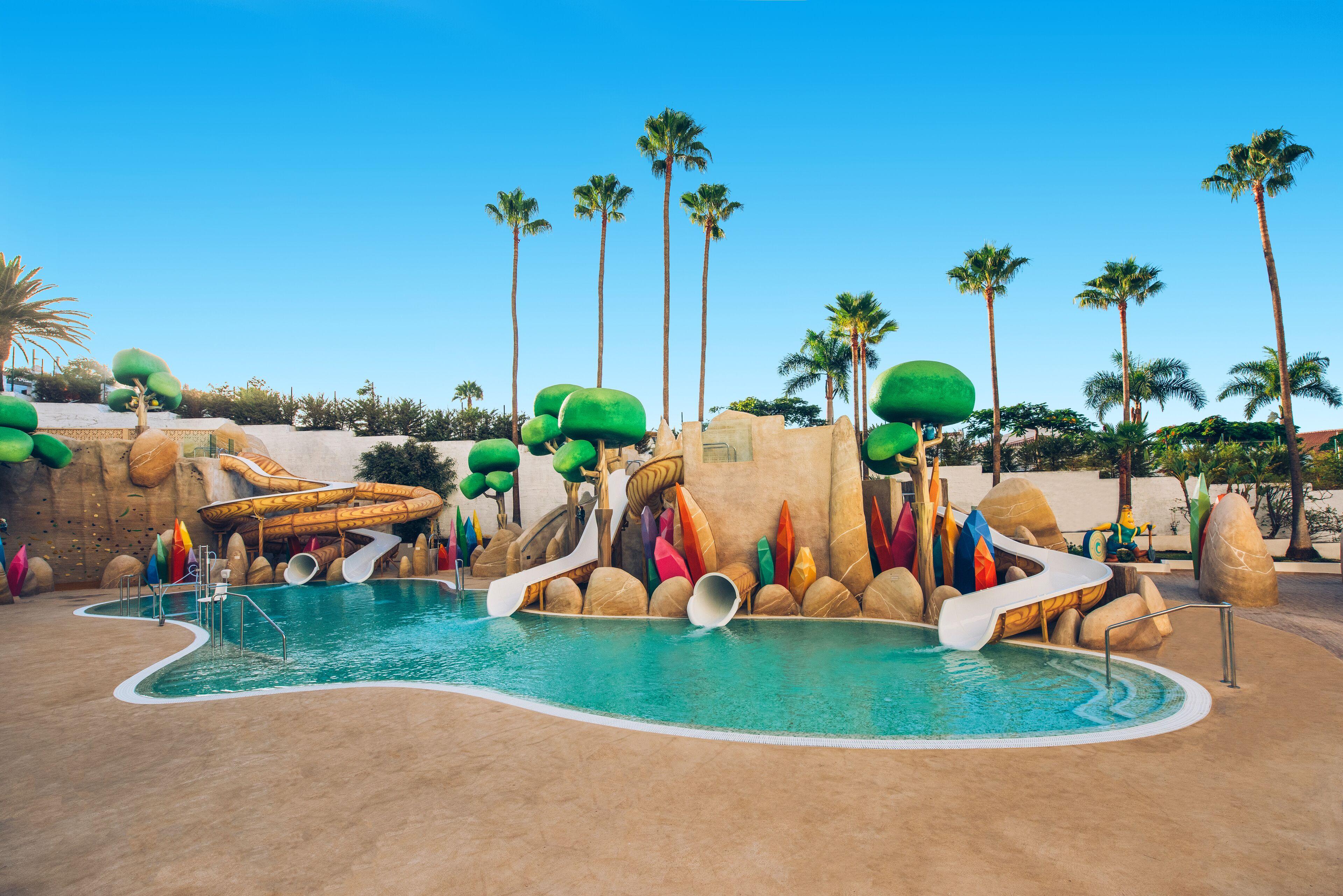 Iberostar Waves Bouganville Playa - Toddler-friendly beach hotel in Adeje, Spain