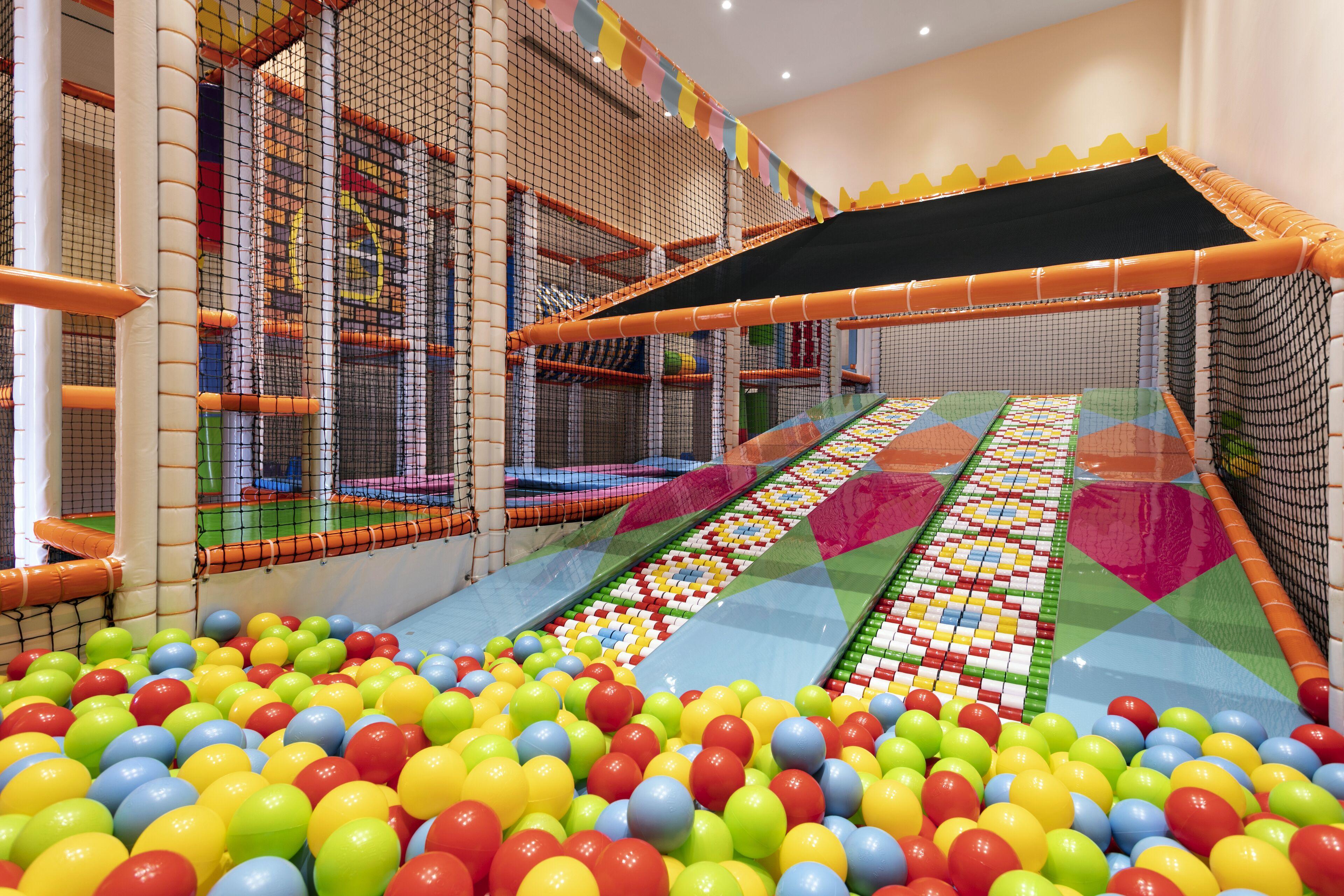 Titanic Mardan Palace - Toddler-friendly hotel view 2